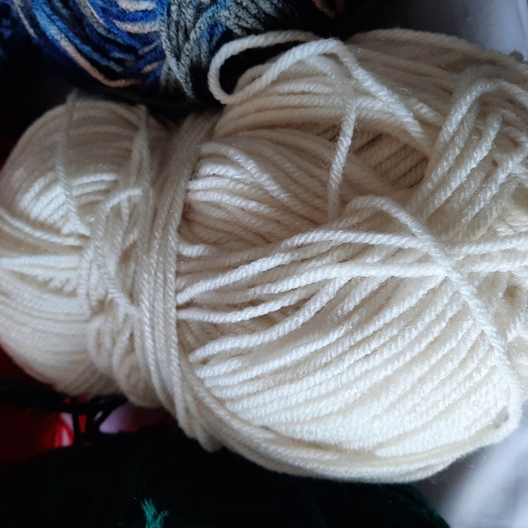 Multicolor Yarn Bundle - Picture 4 of 7